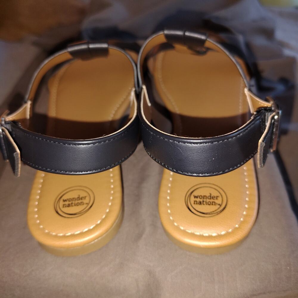 SUPER CUTE, LIGHTWEIGHT WONDER NATION BLACK SASSY SANDALS - Picture 4 of 9
